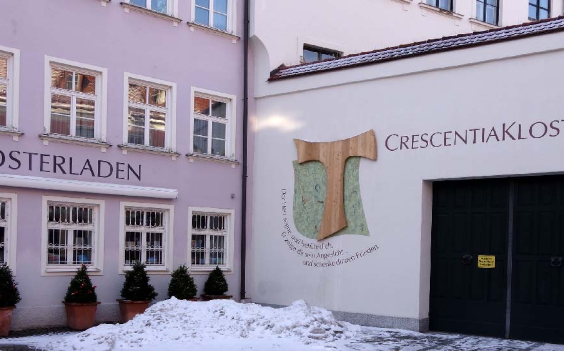 fassade_Crescentia